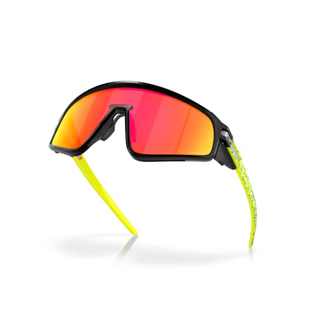 Oakley - Oakley Latch Panel Sunglasses 0OO9404-940410 - Cam2