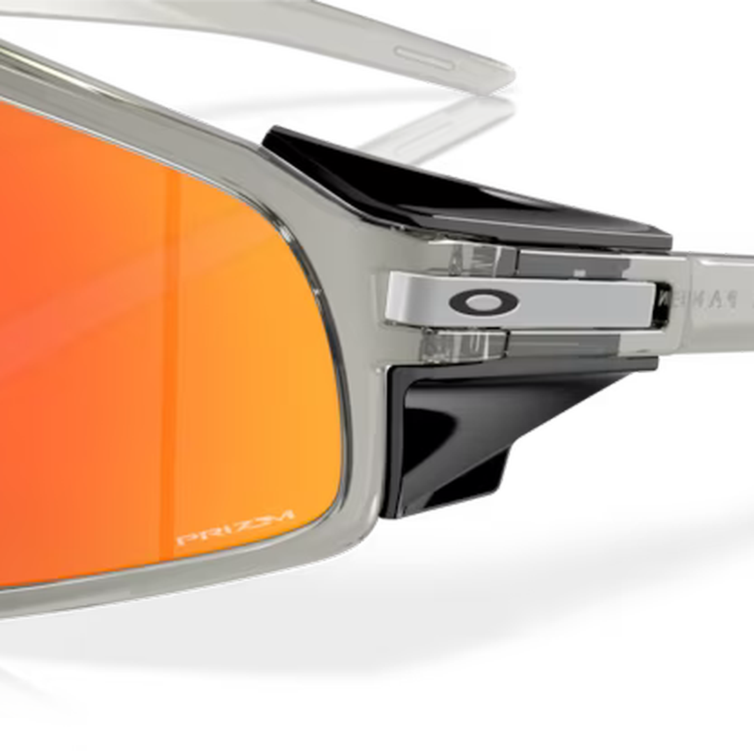 Oakley - Oakley Latch Panel Sunglasses 0OO9404-940404 - Cam2
