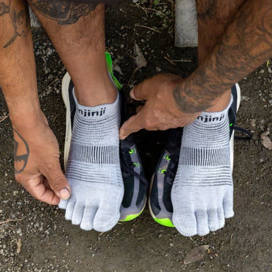 Injinji - injinji Unisex's Run Lightweight No-Show Socks (281110) - Cam2