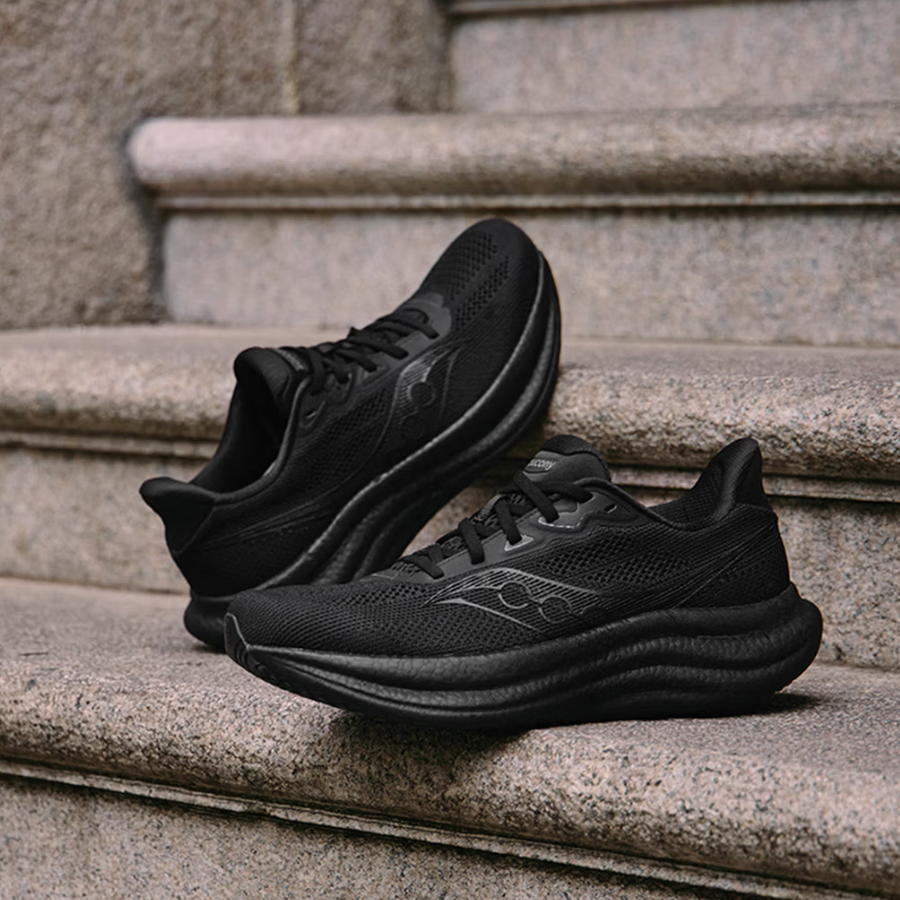 Saucony - Saucony Women's Triumph 23 Road Running Shoes - Cam2