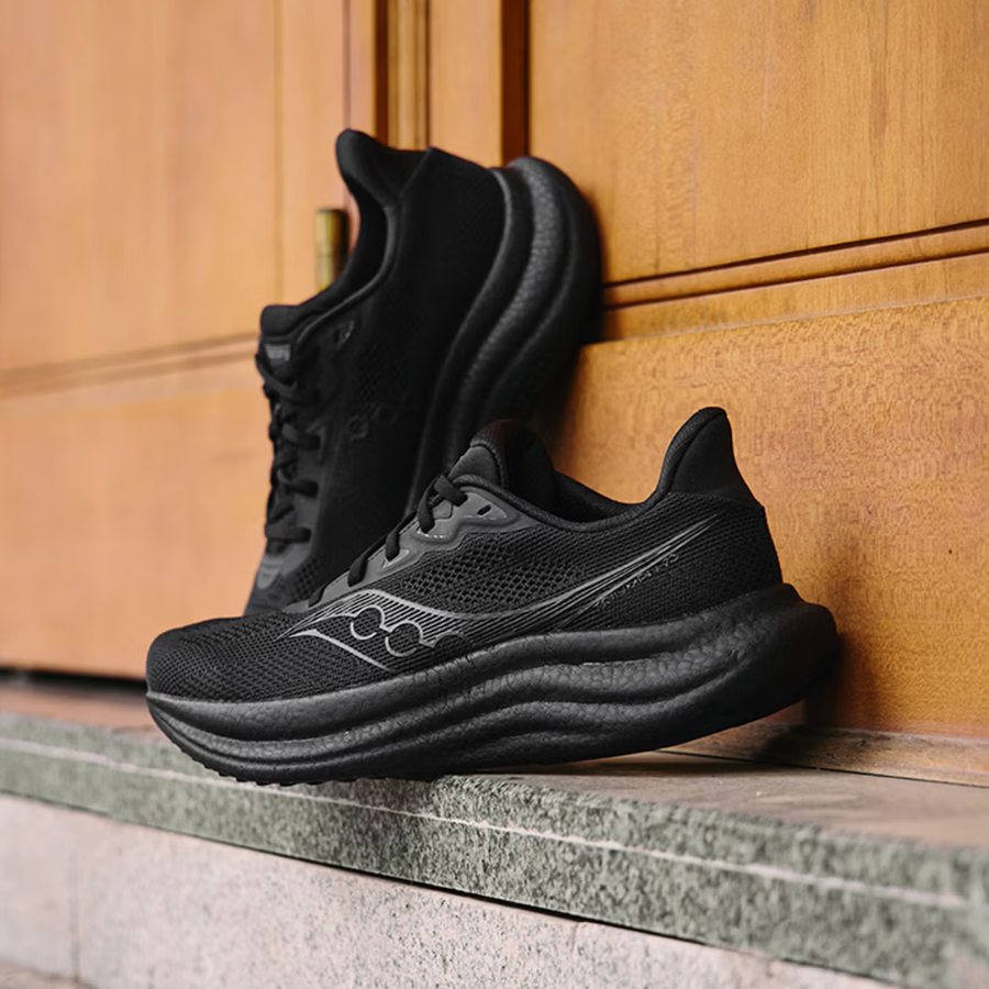 Saucony - Saucony Women's Triumph 23 Road Running Shoes - Cam2