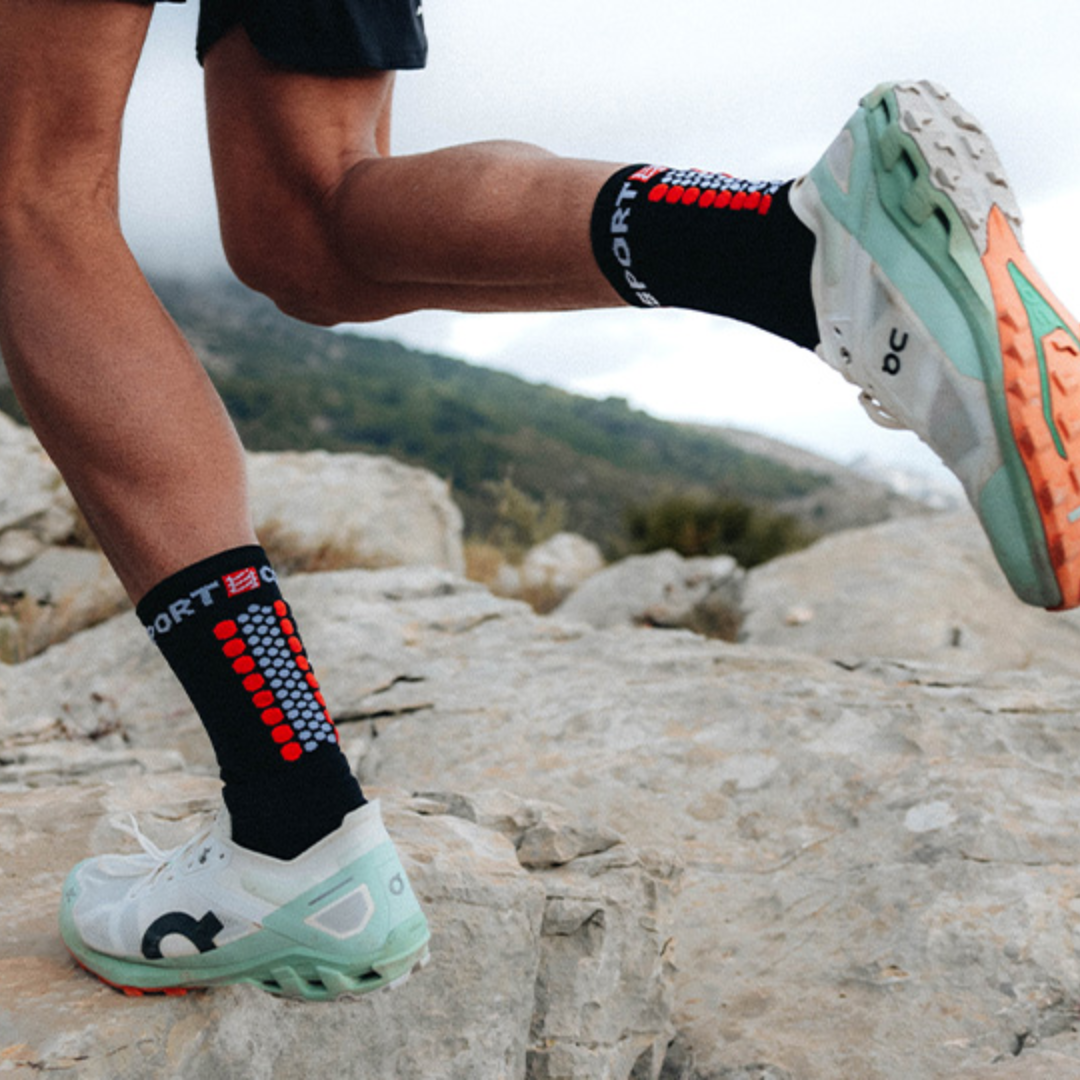 Compressport (C) - Compressport Unisex's Ultra Trail Socks V2.0 - Cam2