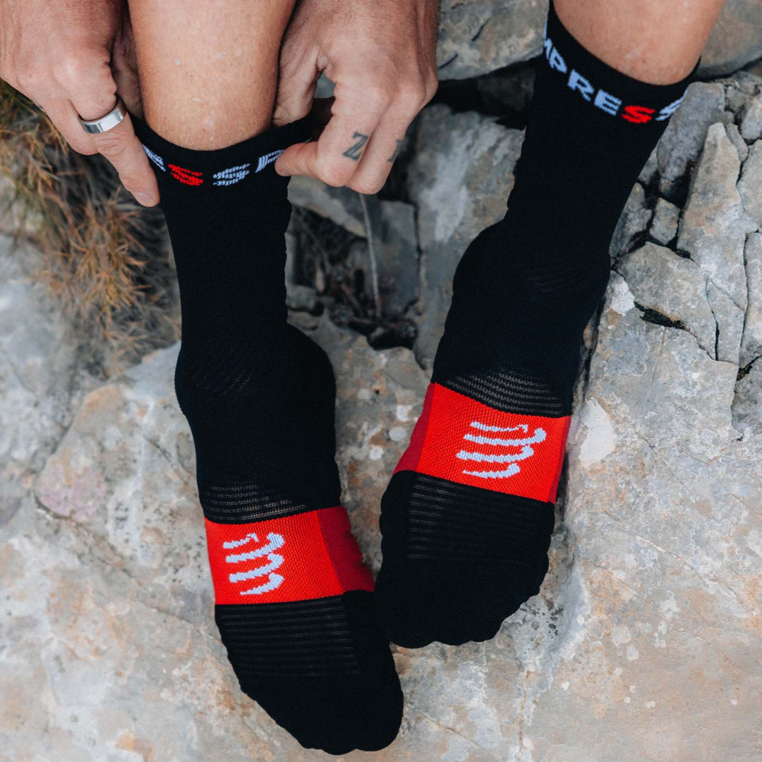 Compressport (C) - Compressport Unisex's Ultra Trail Socks V2.0 - Cam2
