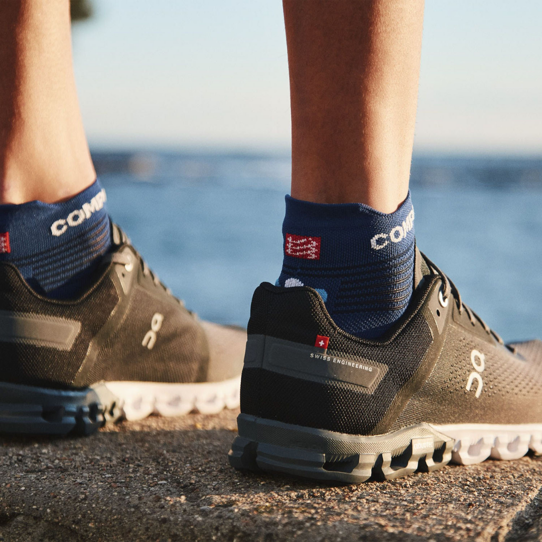 Compressport (C) - Compressport Unisex's Pro Racing Socks v4.0 Run Low - Cam2