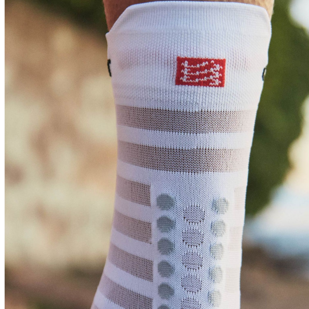 Compressport (C) - Compressport Unisex's Pro Racing Socks V4.0 Ultralight RH - Cam2