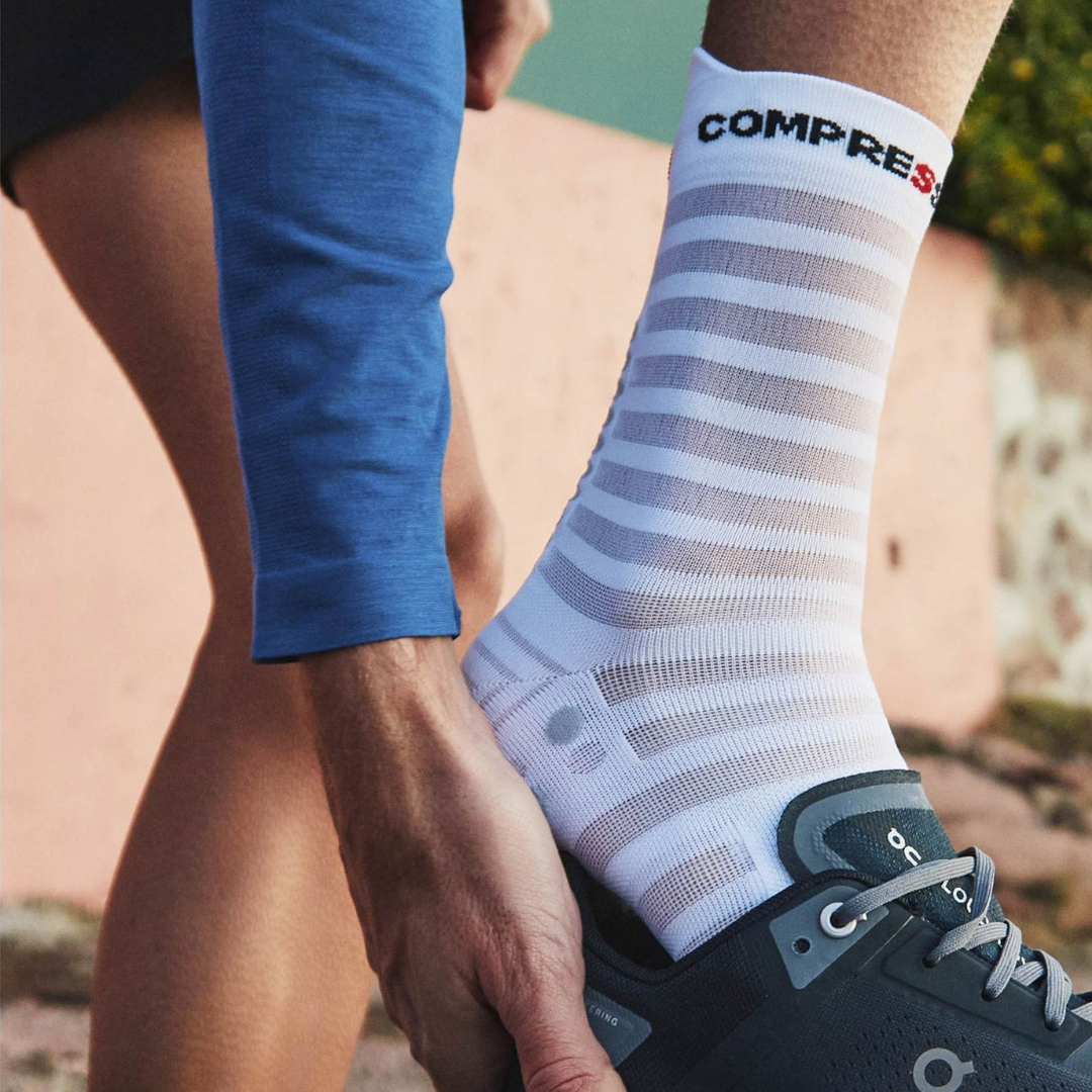 Compressport (C) - Compressport Unisex's Pro Racing Socks V4.0 Ultralight RH - Cam2