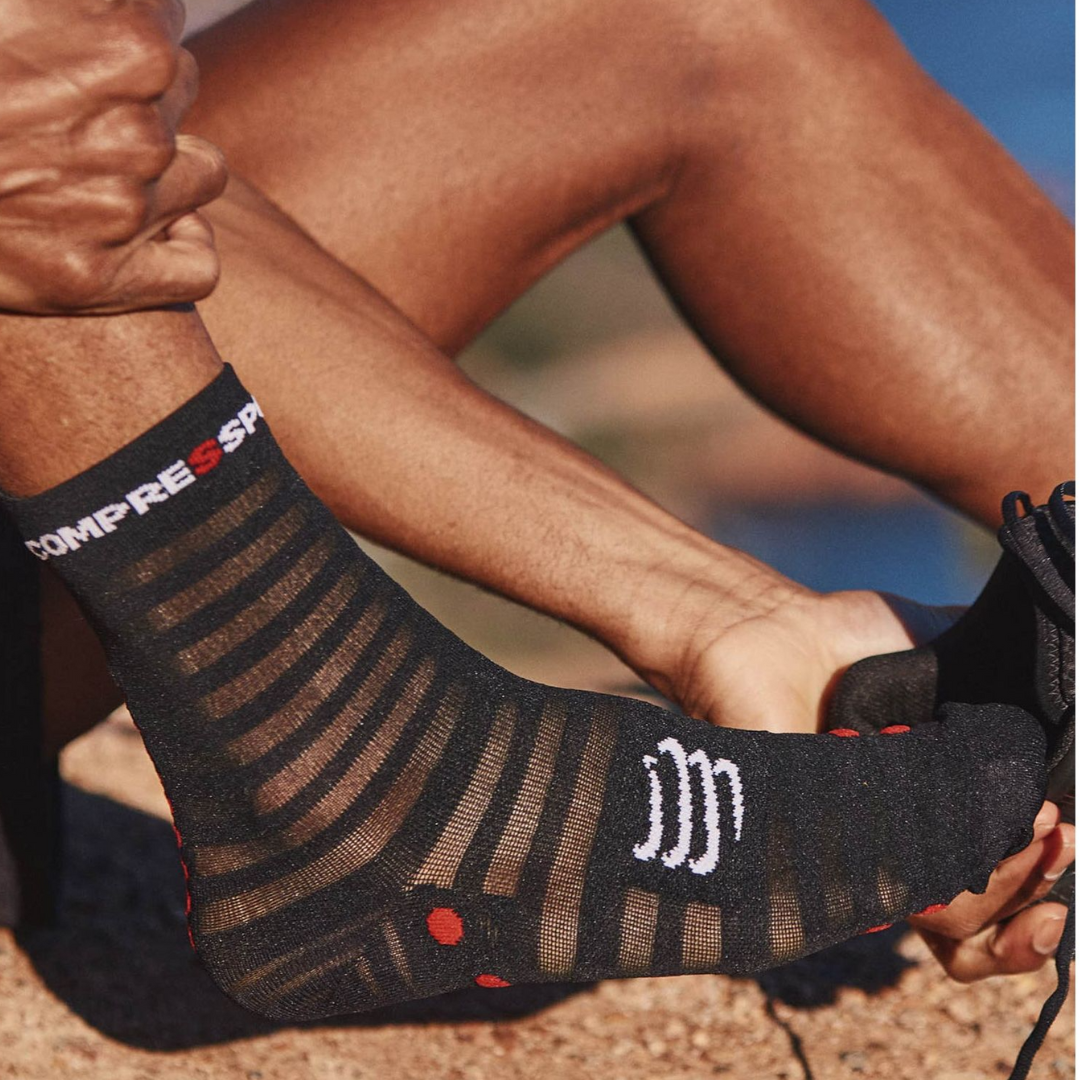 Compressport (C) - Compressport Unisex's Pro Racing Socks V4.0 Ultralight RH - Cam2