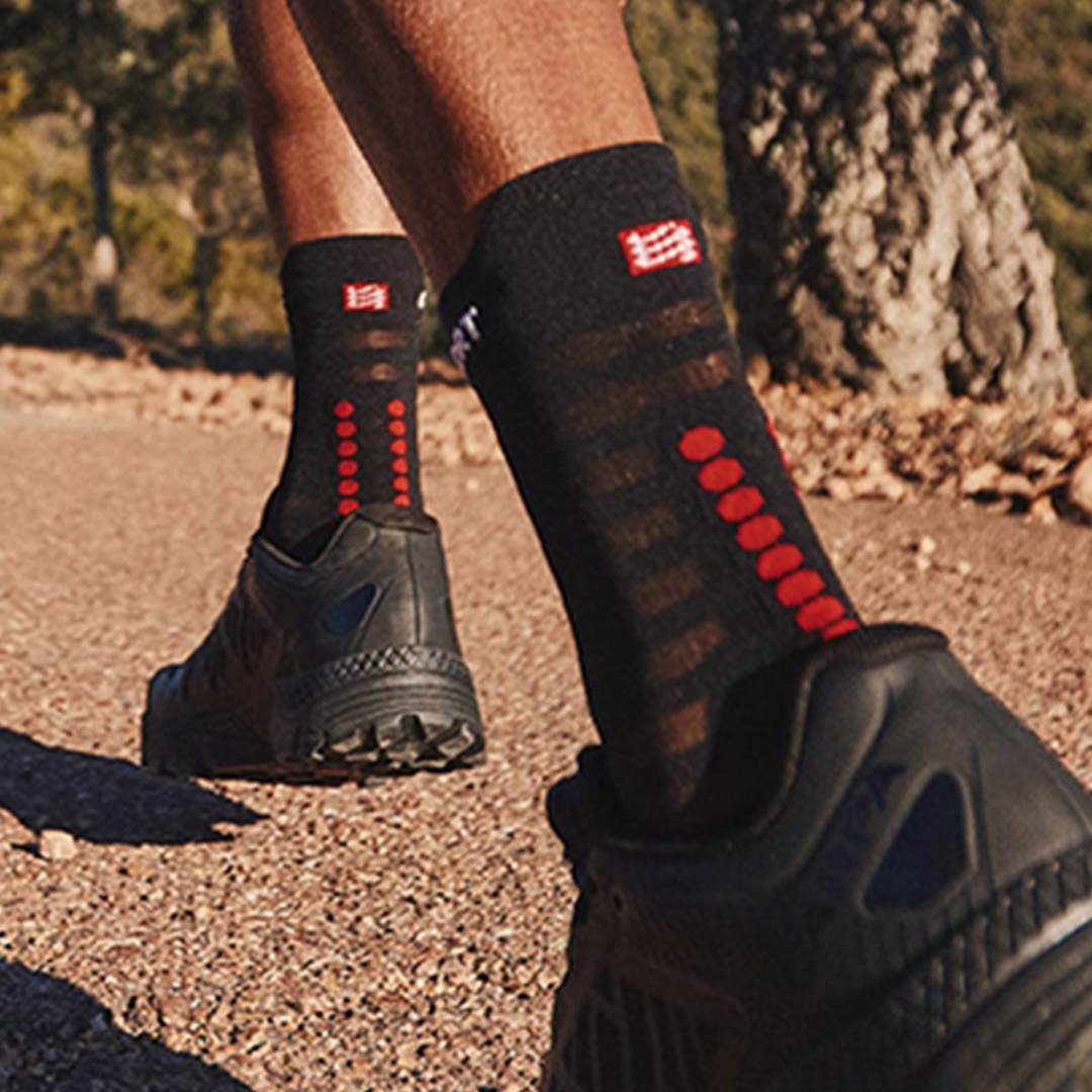 Compressport (C) - Compressport Unisex's Pro Racing Socks V4.0 Ultralight RH - Cam2