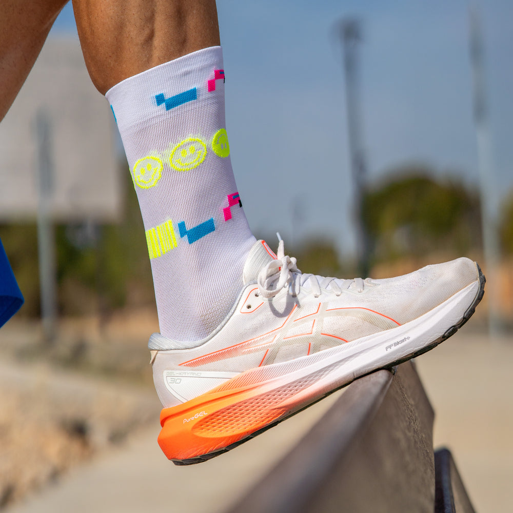 Sporcks - Sporcks 80'S Night Running Socks - Cam2