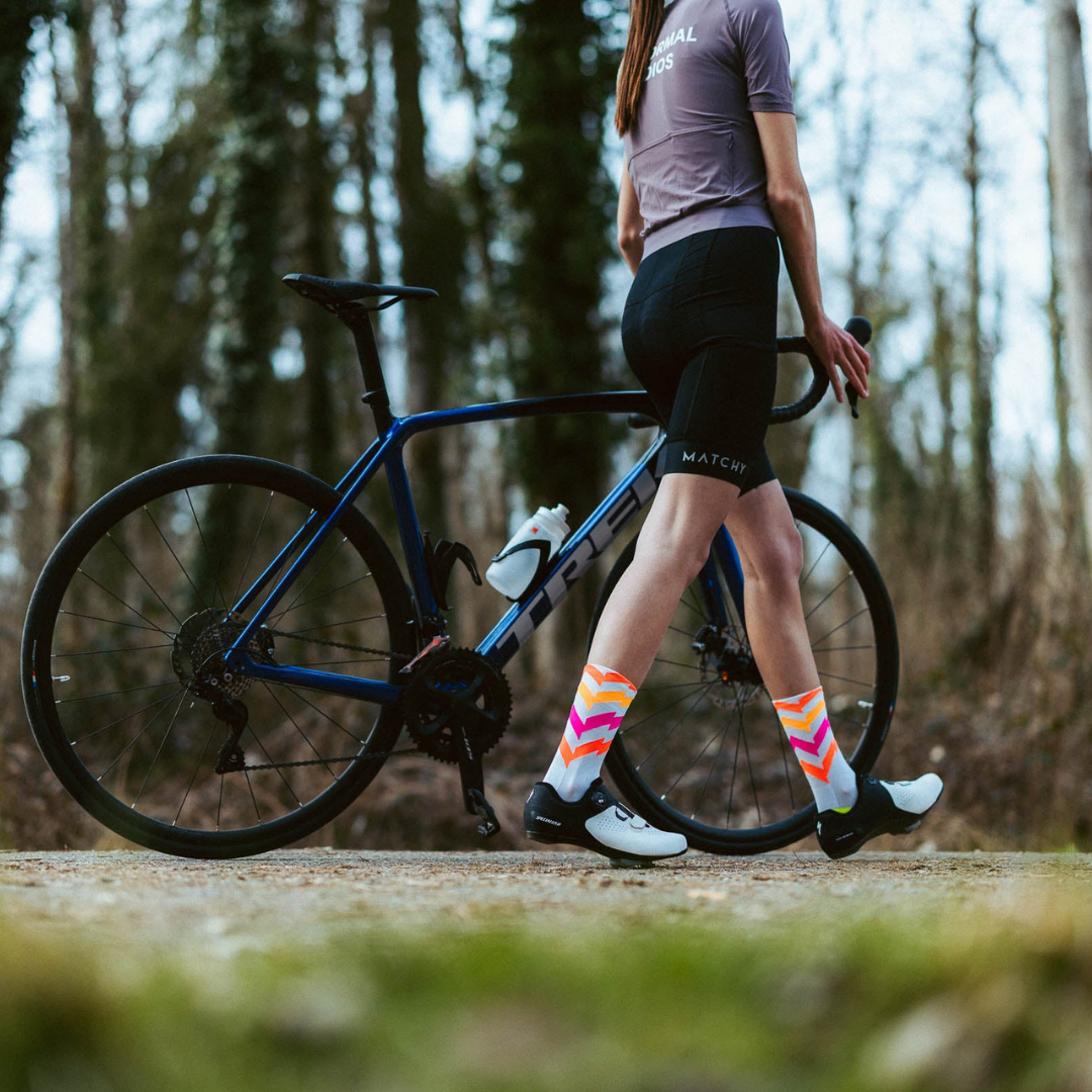 Incylence - Incylence Ultralight Waves High-Cut Running Socks - Cam2