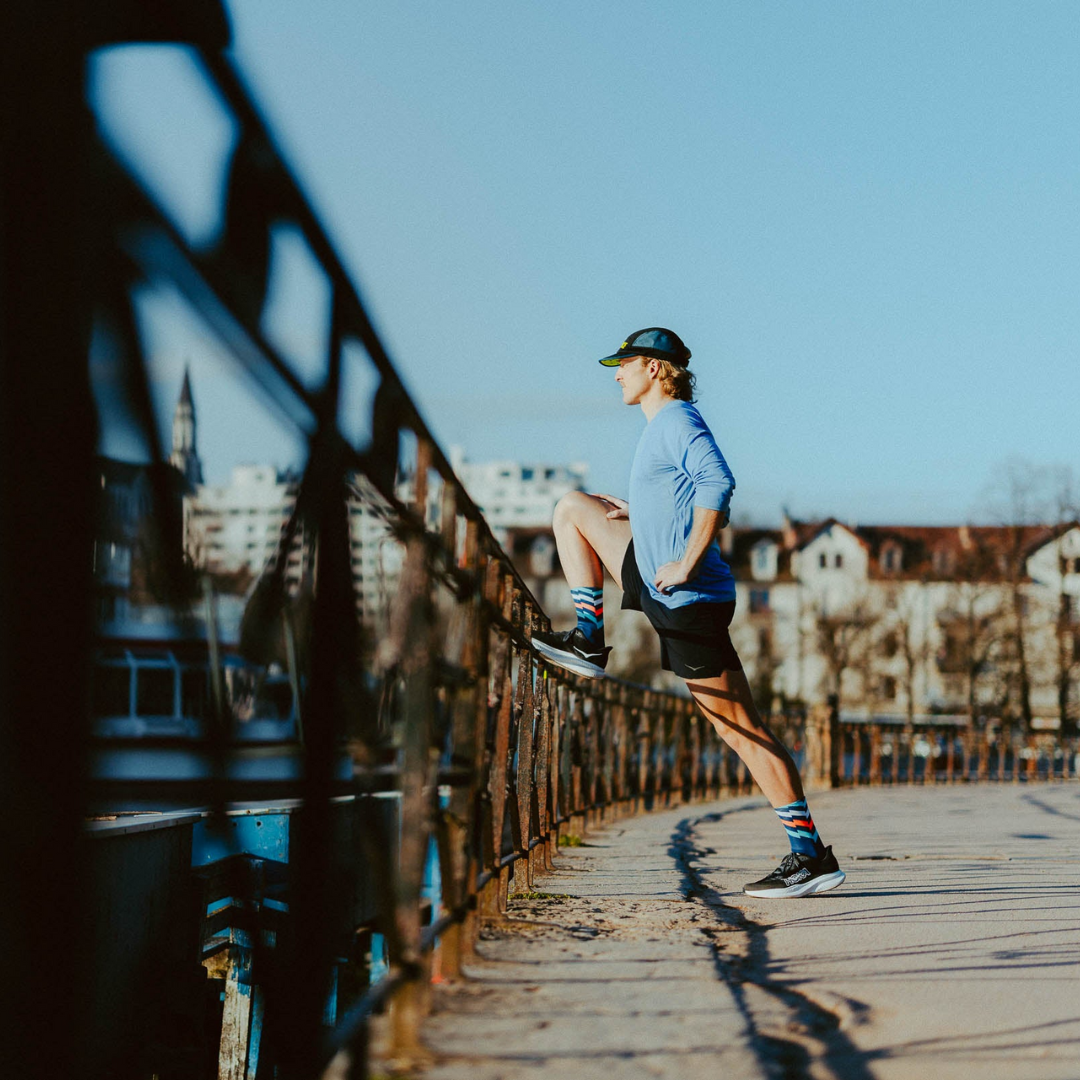 Incylence - Incylence Ultralight Waves High-Cut Running Socks - Cam2