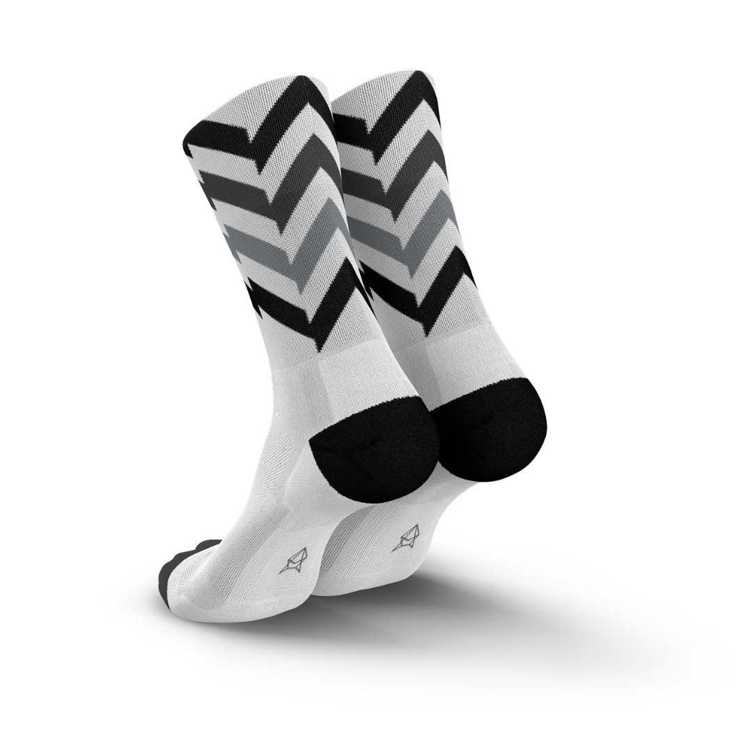 Incylence - Incylence Ultralight Waves High-Cut Running Socks - Cam2