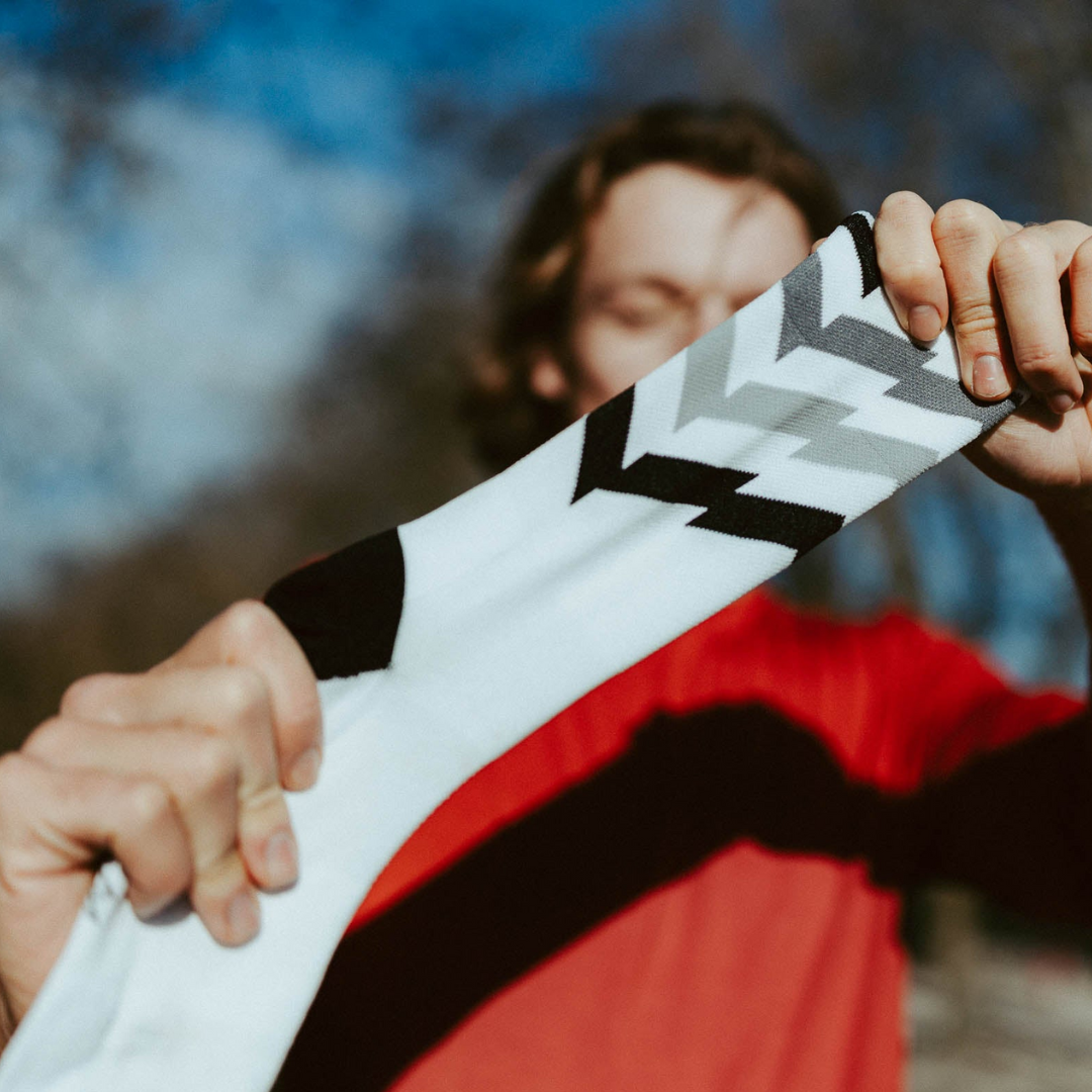 Incylence - Incylence Ultralight Waves High-Cut Running Socks - Cam2