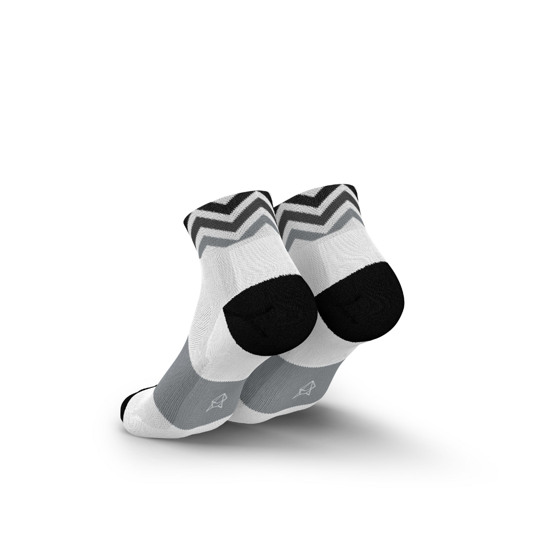 Incylence - Incylence Ultralight Waves Low-Cut Running Socks - Cam2