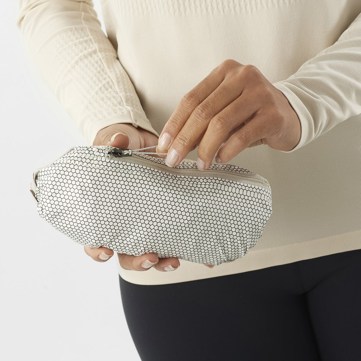 Salomon - Salomon Women's Bonatti Waterproof Jacket (LC2263300) - Cam2