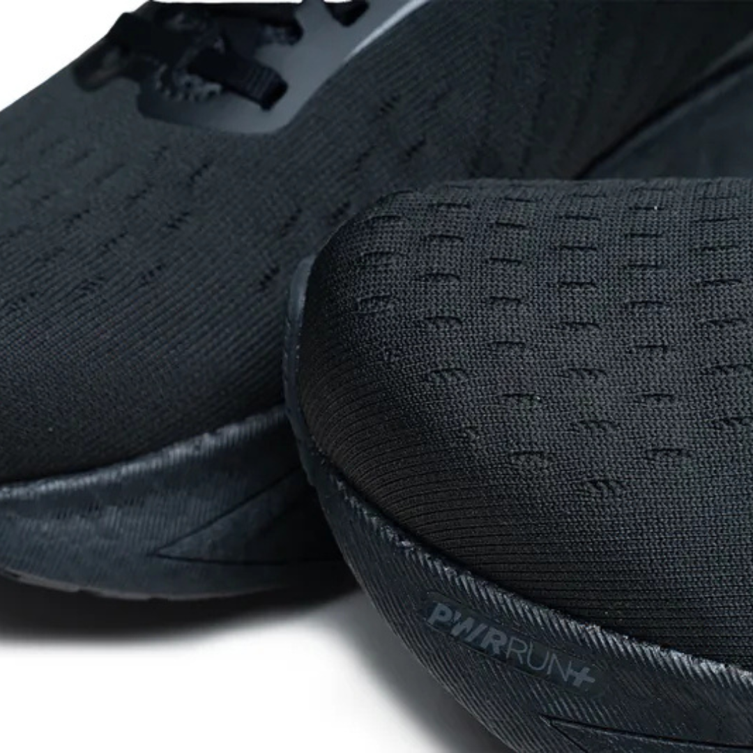 Saucony - Saucony Women's Triumph 22 Road Running Shoes (Triple Black) - Cam2