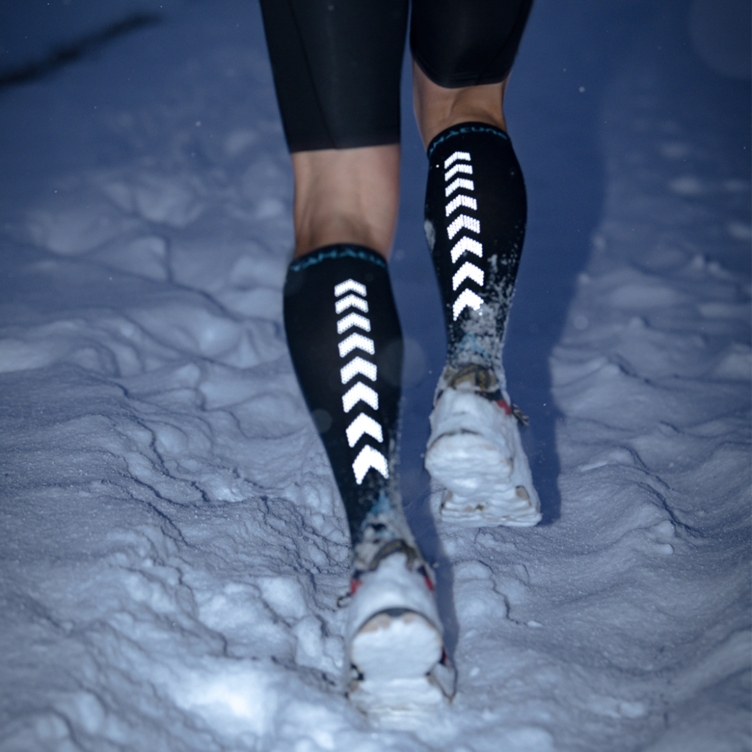 Yamatune - Yamatune Arch Long with Anti-Slip Dots Socks - Cam2