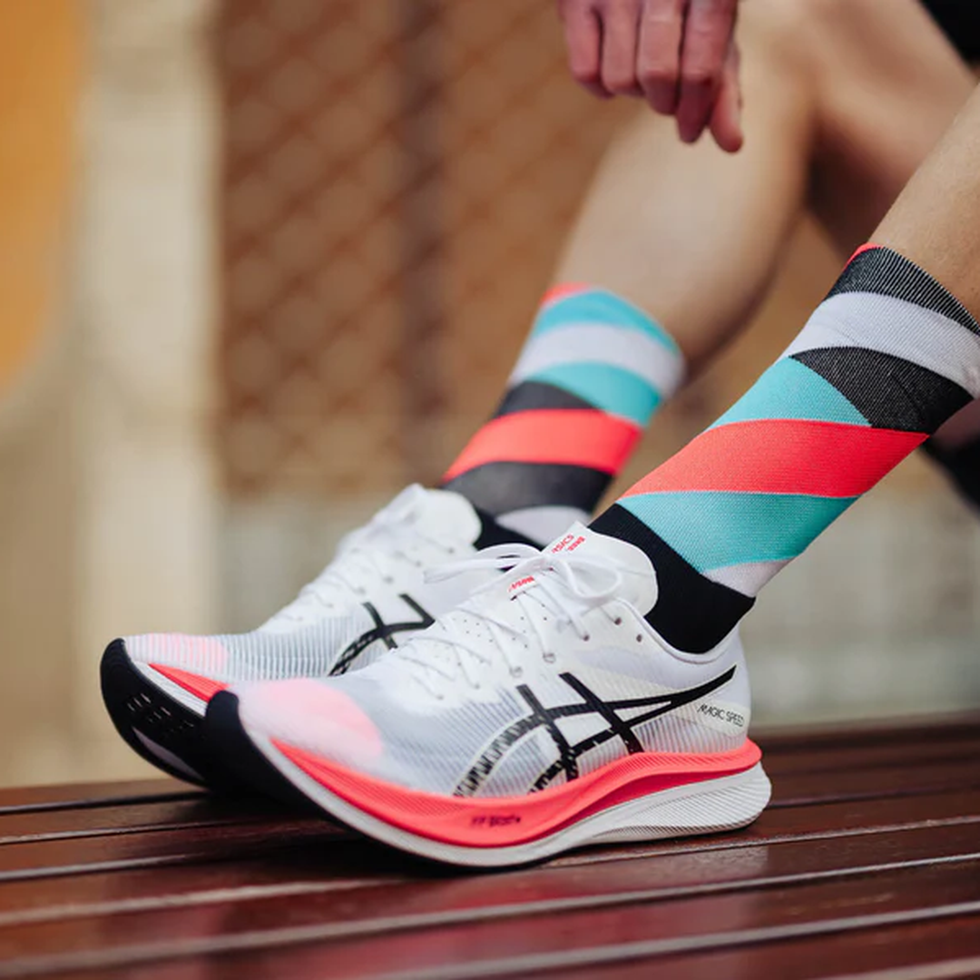Incylence - Incylence Loops High-Cut Running Socks - Cam2