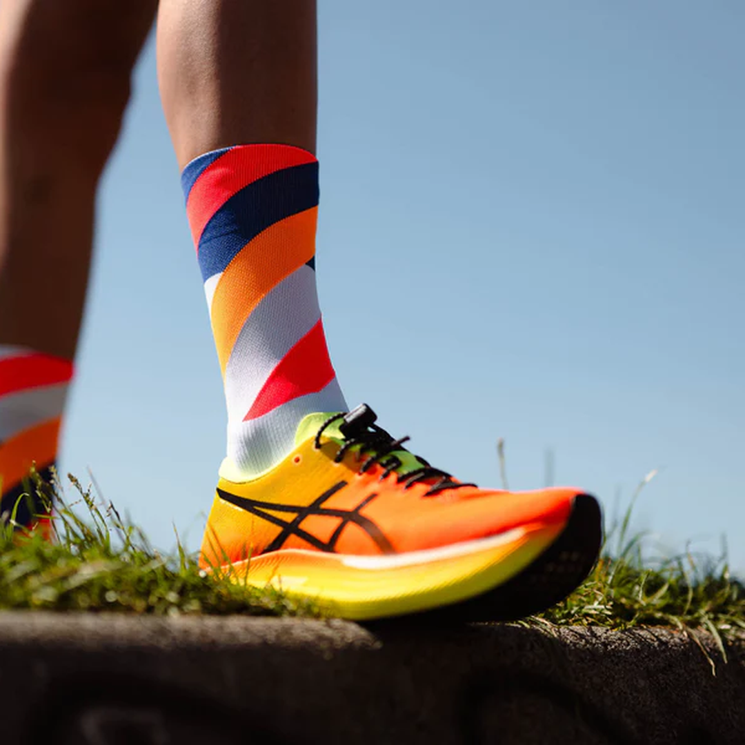 Incylence - Incylence Loops High-Cut Running Socks - Cam2
