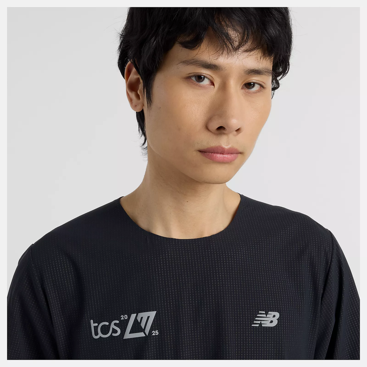 New Balance - New Balance Men's London Edition Race Day Ultra Light T-Shirt - Cam2