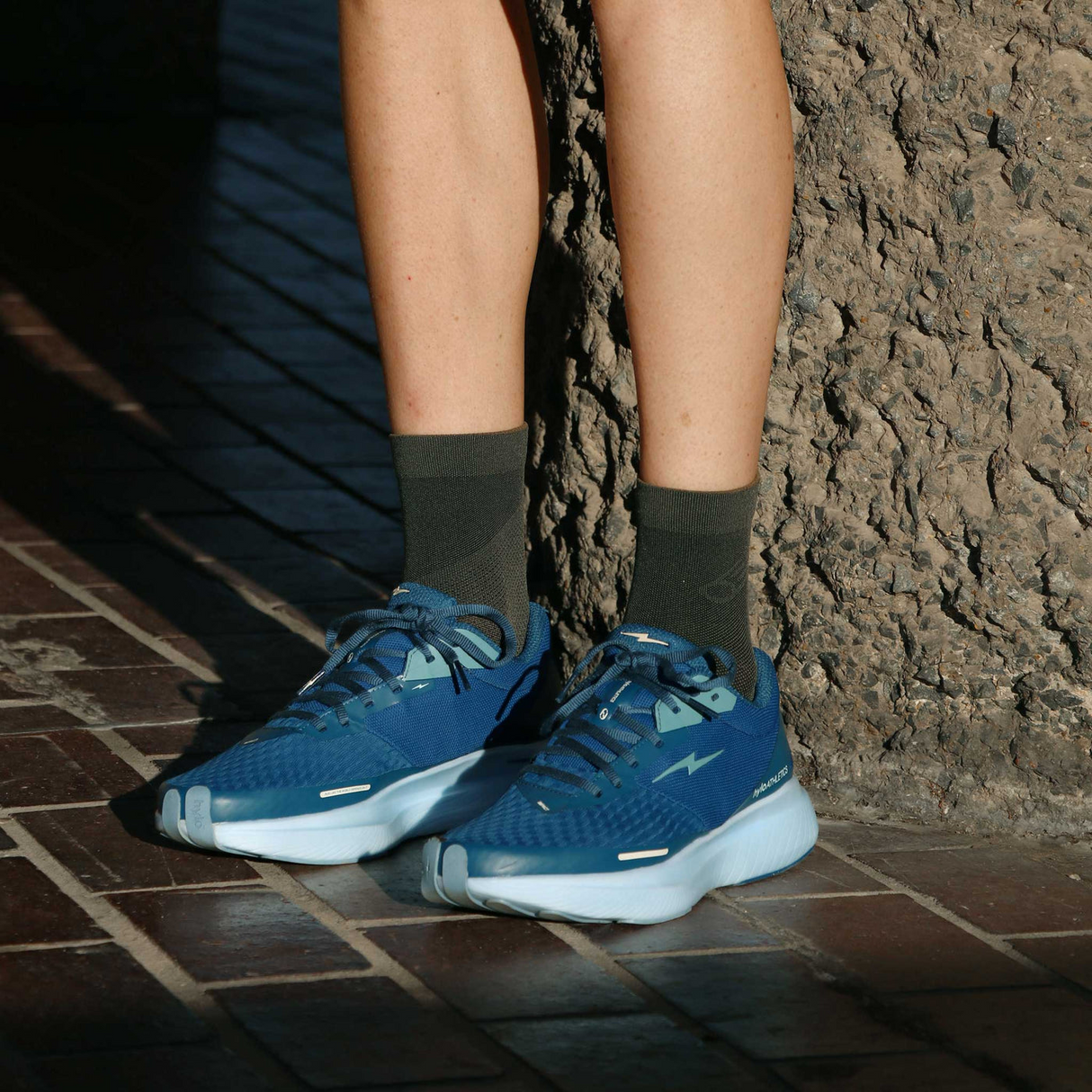 Hylo - Hylo Unisex's Impact Road Running Shoes - Cam2