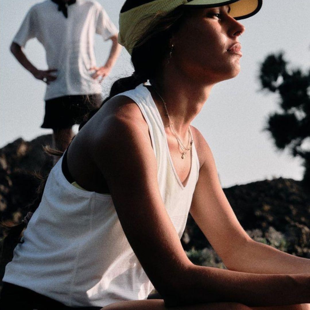 Salomon Women's Aero Singlet GFX (LC2188200) - Cam2