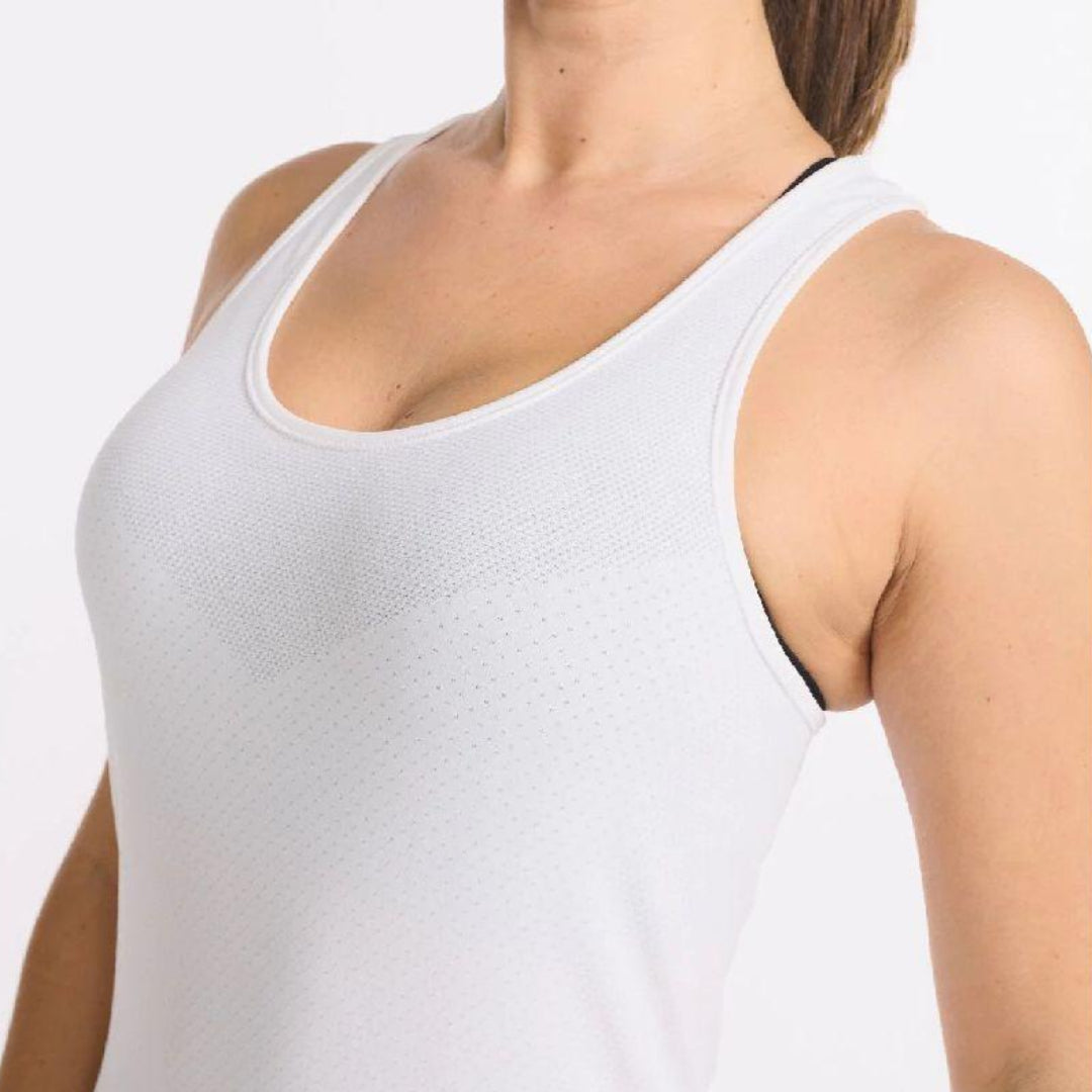 2XU Women's Motion Tech Singlet - Cam2