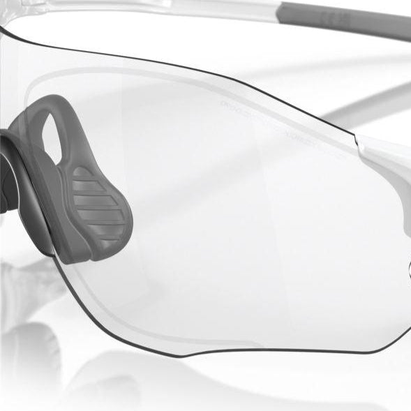 Oakley Evzero path (Low Bridge Fit) Matte White/Clear To Black Iridium Photochromic 0OO9313-931306