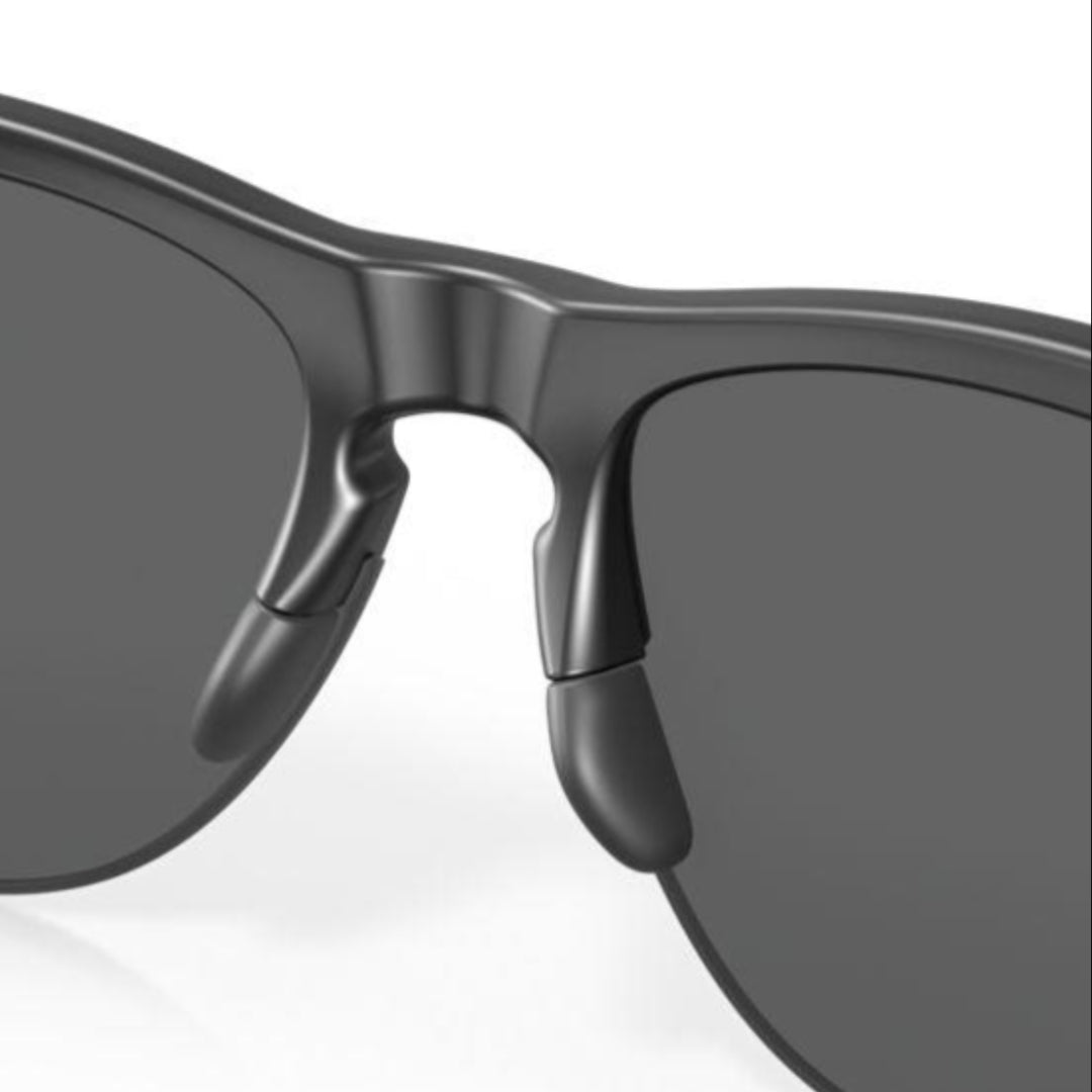 Oakley Frogskins Lite Matte Black/Prizm Black 0OO9374-937453