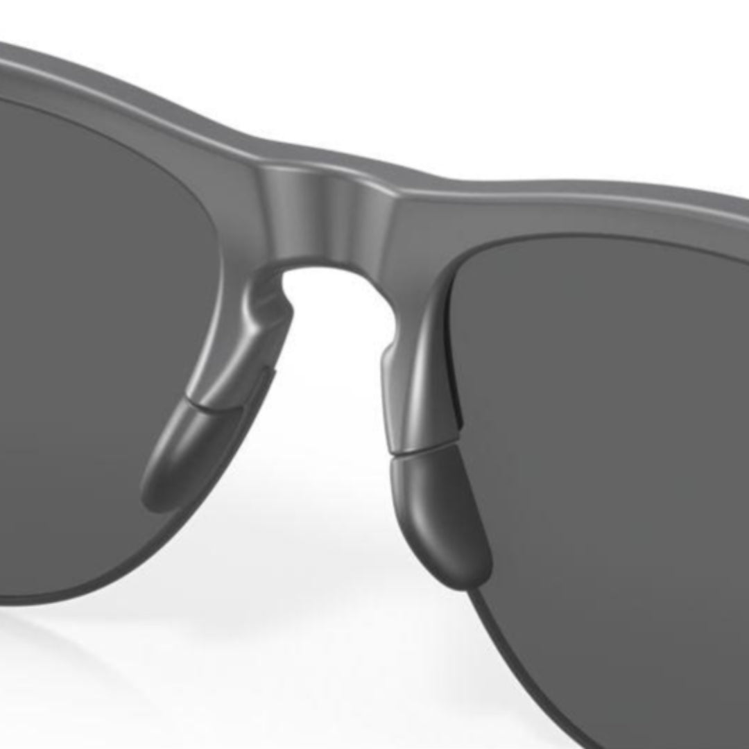 Oakley Frogskins Lite Matte Dark Grey/Prizm Black 0OO9374-937451
