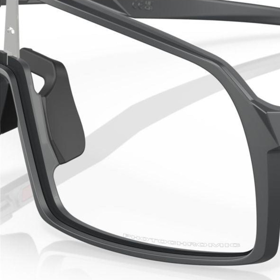 Oakley Sutro (Low Bridge Fit) Matte Carbon/Clear To Black Iridium Photochromic 0OO9406A-940633