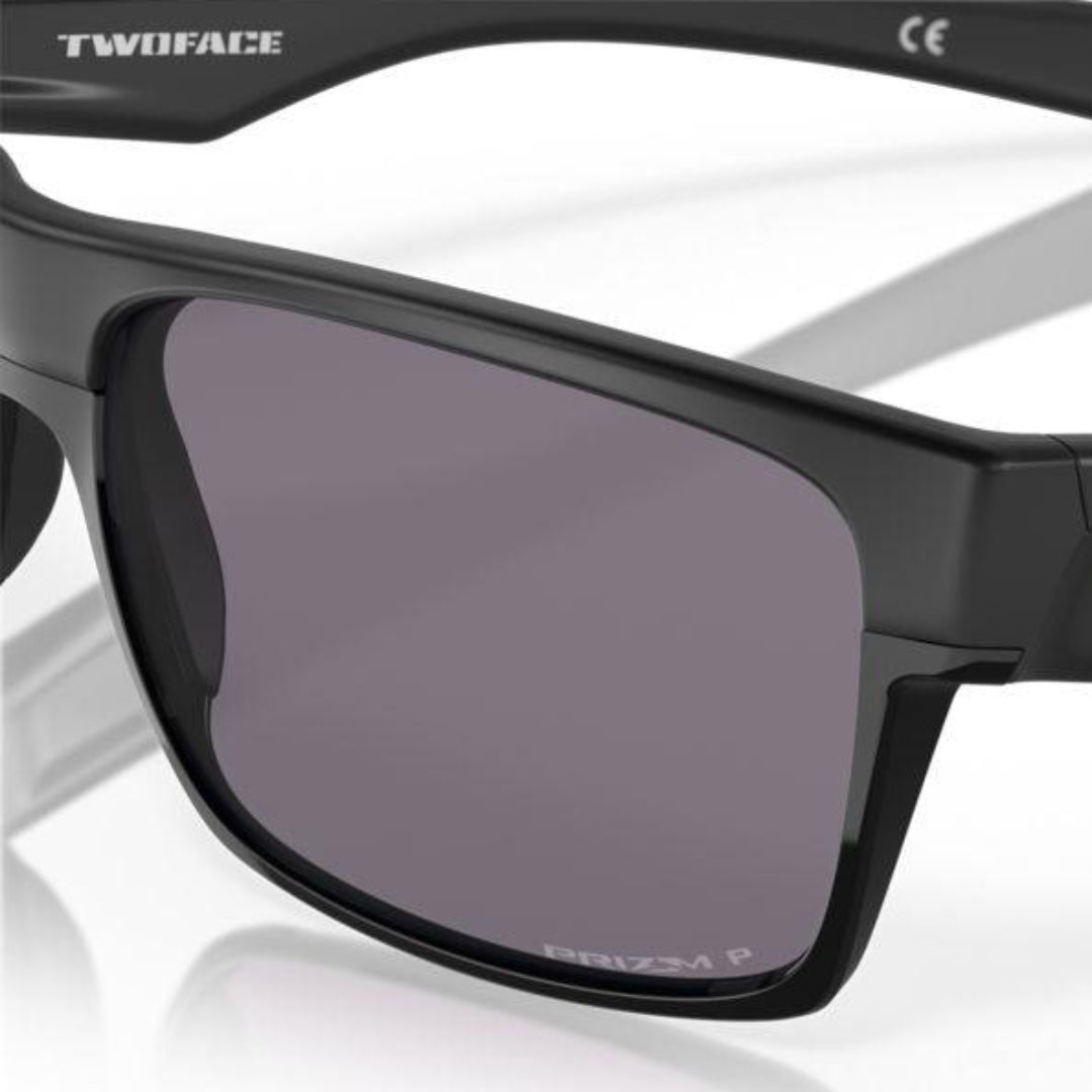 Oakley Twoface (Low Bridge Fit) Matte Black/Prizm Grey Polarized 0OO9256-925619