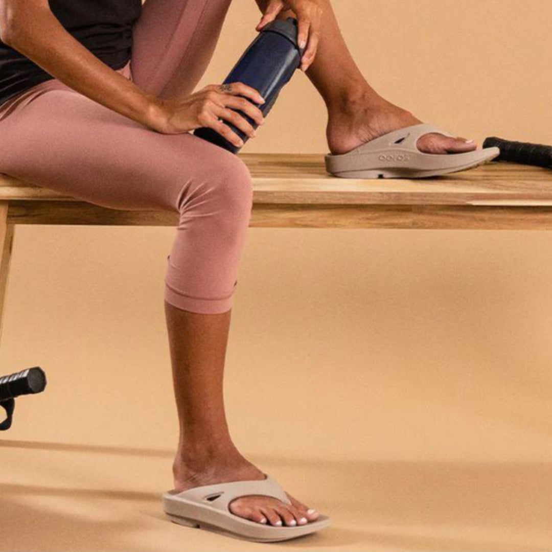 Oofos Unisex's OOriginal Sandal - Cam2