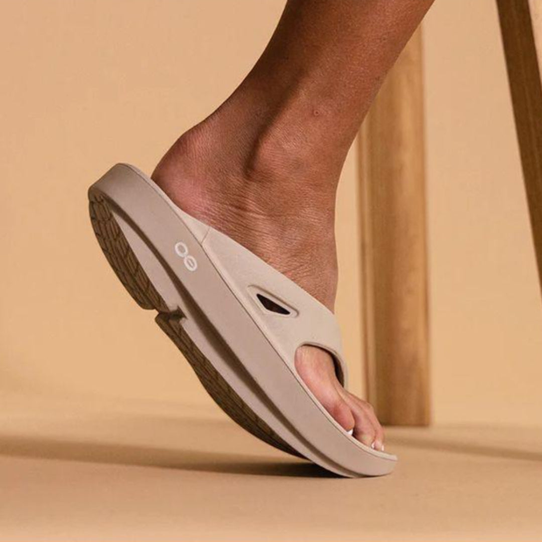 Oofos Unisex's OOriginal Sandal - Cam2