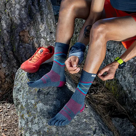 Injinji - injinji Unisex's Trail Midweight Crew Socks (213170) - Cam2 