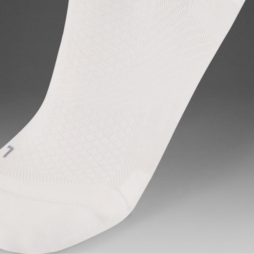 2XU Unisex's Vectr Reflective Crew Socks