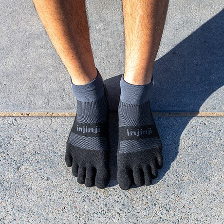 Injinji - injinji Unisex's Run Midweight Mini‑Crew Socks (203230) - Cam2 