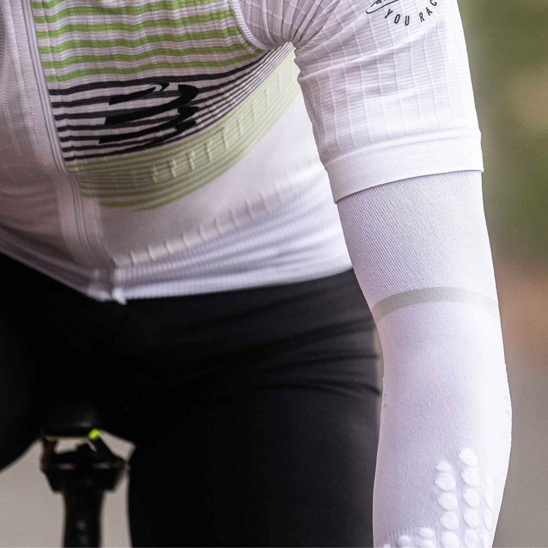 Compressport (C) - Compressport Unisex's ArmForce Ultralight - Cam2 