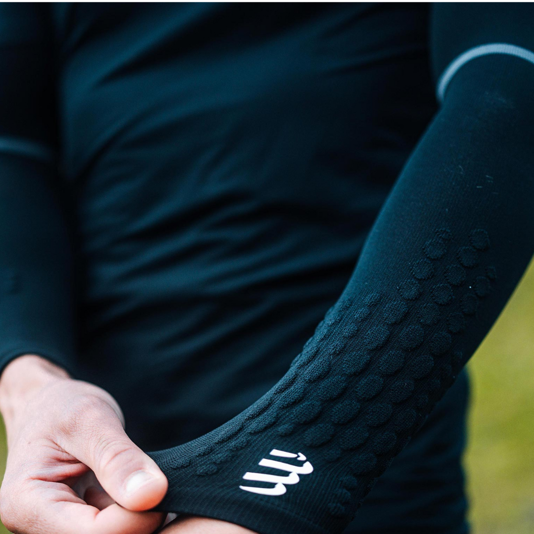 Compressport (C) - Compressport Unisex's ArmForce Ultralight - Cam2 