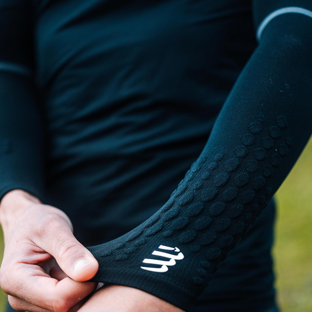 Compressport (C) - Compressport Unisex's ArmForce Ultralight - Cam2 