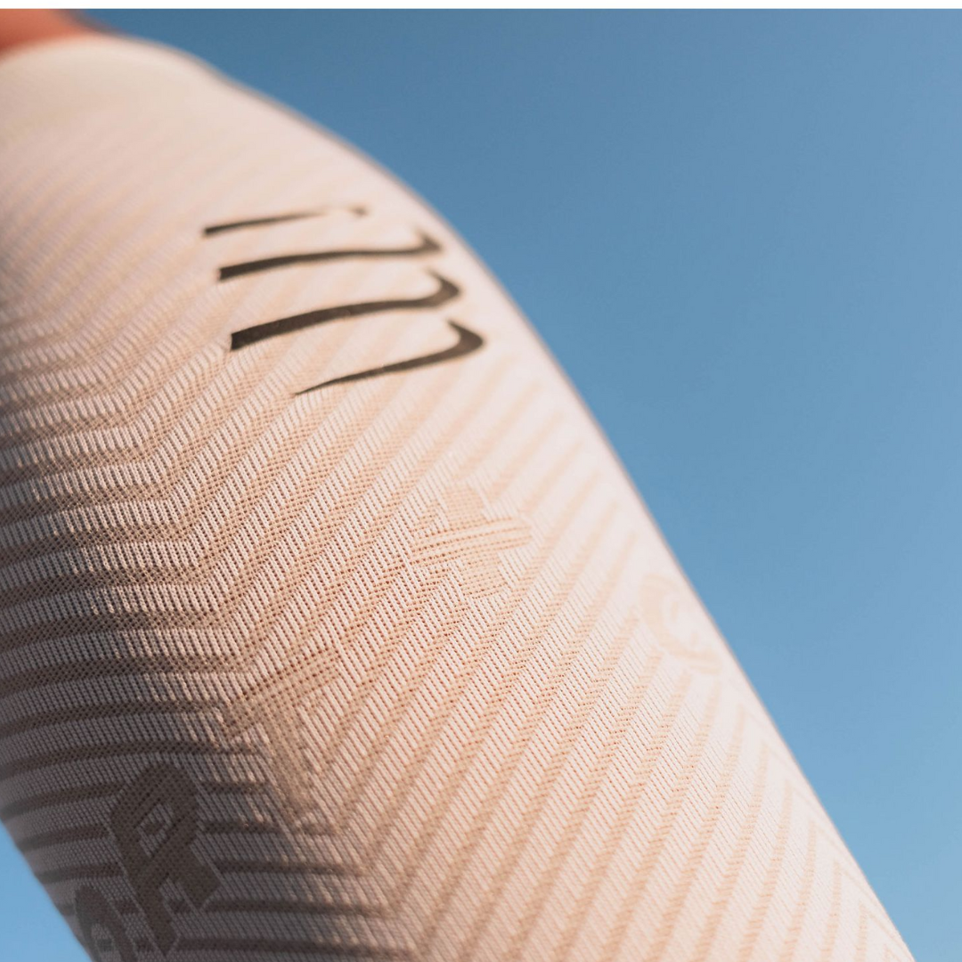 Compressport (C) - Compressport Unisex's R2 Oxygen Calf Sleeves - Cam2 