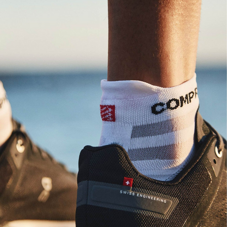 Compressport (C) - Compressport Unisex's Pro Racing Socks V4.0 Ultralight RL - Cam2 