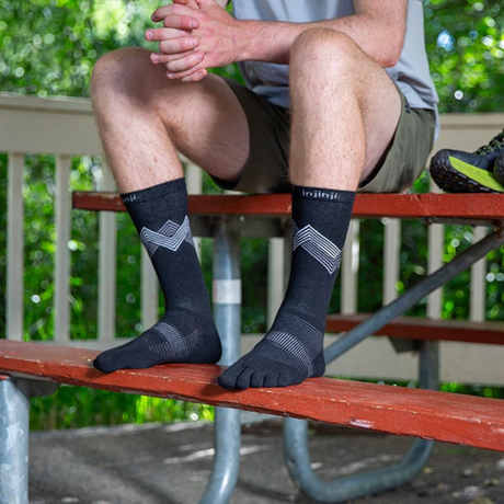 Injinji - injinji Unisex's Run Lightweight Crew Socks (281170) - Cam2 