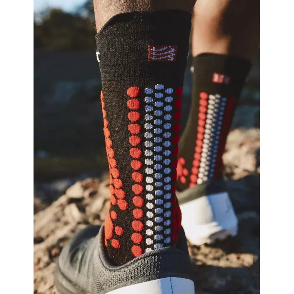 Compressport Pro Racing Socks v4.0 Trail (Black/ Red) - Cam2