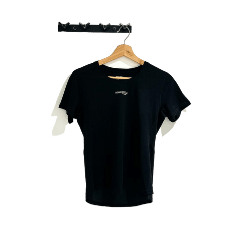 Saucony Women's Sport Short Sleeve Tee (Black) SC1239061-1 - Cam2