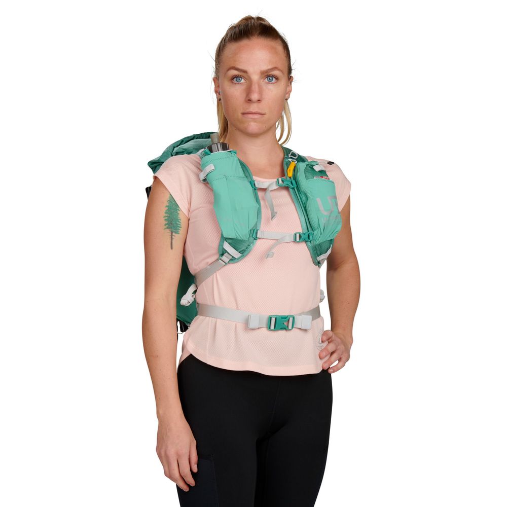 Ultimate Direction Women's Fastpackher 20 - Cam2
