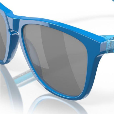 Oakley Frogskins (Low Bridge Fit) Hi Res Polished Sapphire/Prizm Black 0OO9245-9245C9 - Cam2