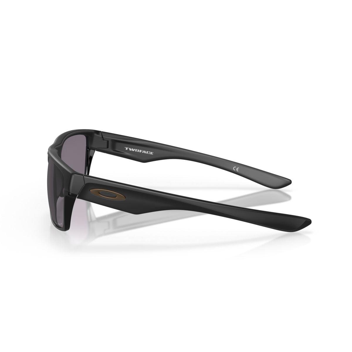 Oakley Twoface (Low Bridge Fit) Matte Black/Prizm Grey Polarized 0OO9256-925619